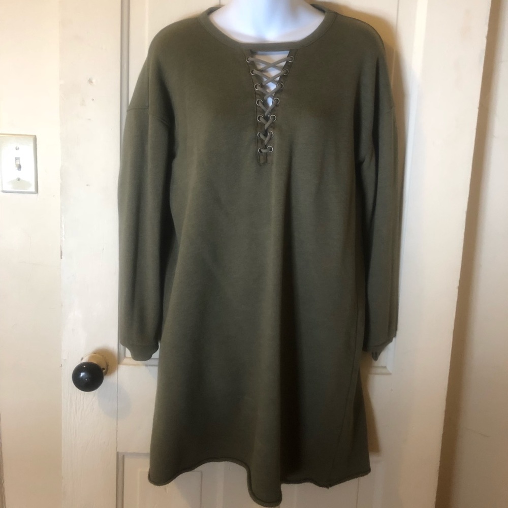 Women’s M AE sweatshirt dress